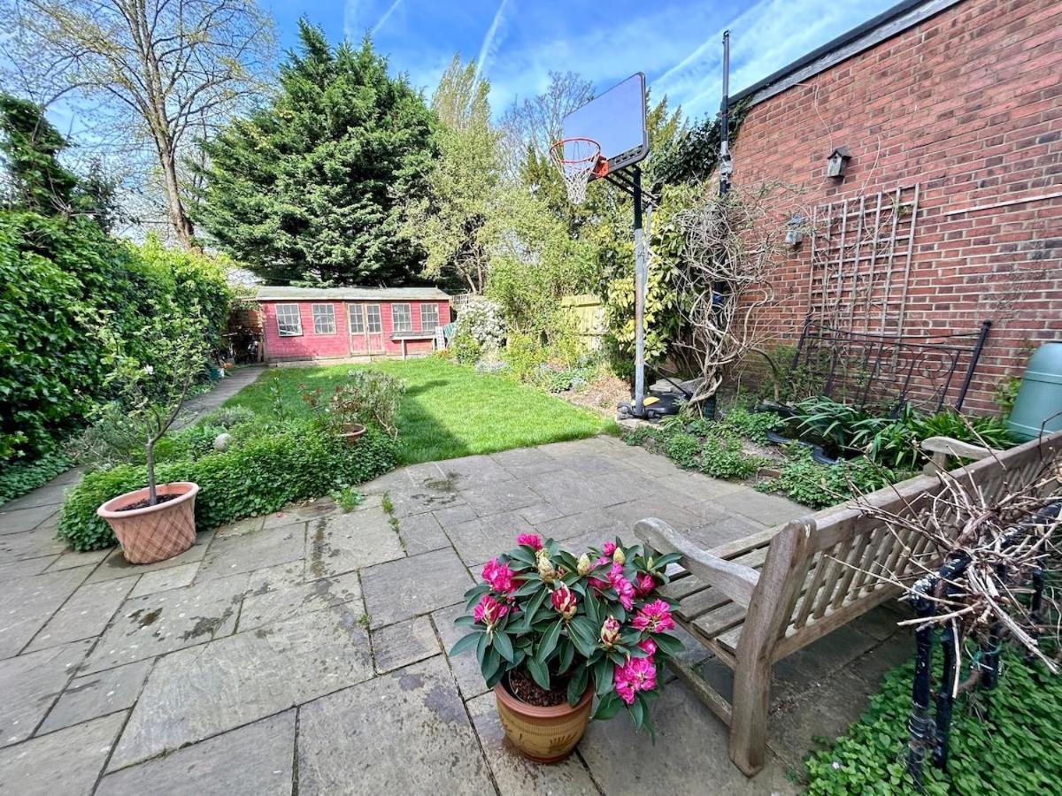 Spacious Comfortable Flat With Free Parking In East Finchley, Muswell Hill & Close To Alexandra Palace London Exterior photo